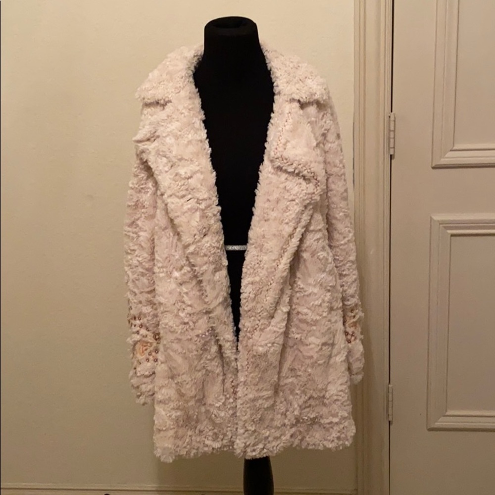 Free People Faux fur coat Like New!